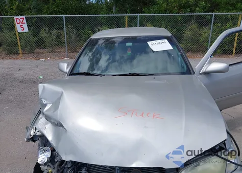 2001 Toyota Camry Le from USA, damaged, VIN 4T1BG22K91U854523
